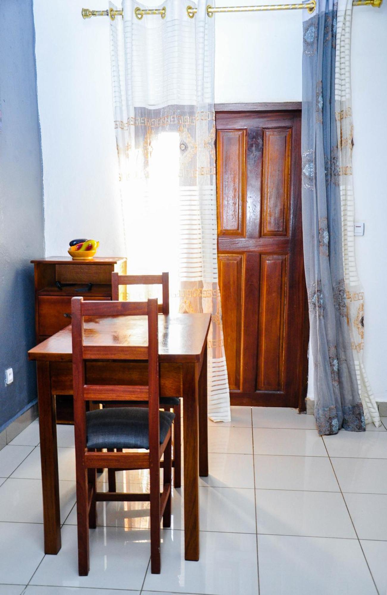 Les Logis De Nouvelle Route Bastos Apartamento Yaoundé Exterior foto